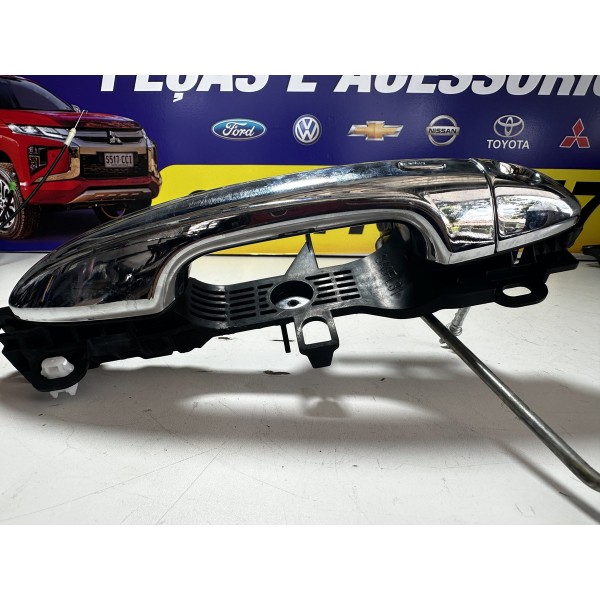 Maçaneta Externa Dianteira Esquerda Hilux Cromada 2017