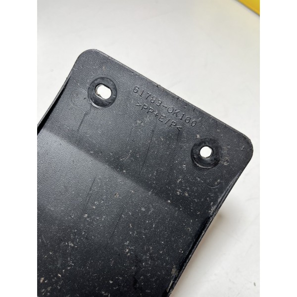 Acabamento Parabarro Traseiro Hilux 2016/2024 Original