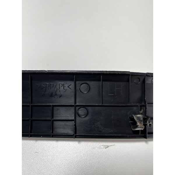 Soleira De Porta Traseiro Esquerdo Toyota Sw4 16/20 Original