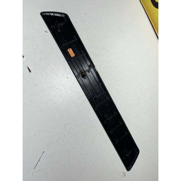 Soleira Porta Dianteira Esquerda Hilux 2016/2020 Original