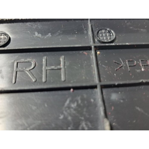 Soleira De Porta Dianteira Direita Hilux 2019 Original