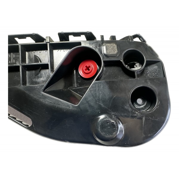 Guia Para-choque Dianteiro Direito Hilux 2016/2017 Original