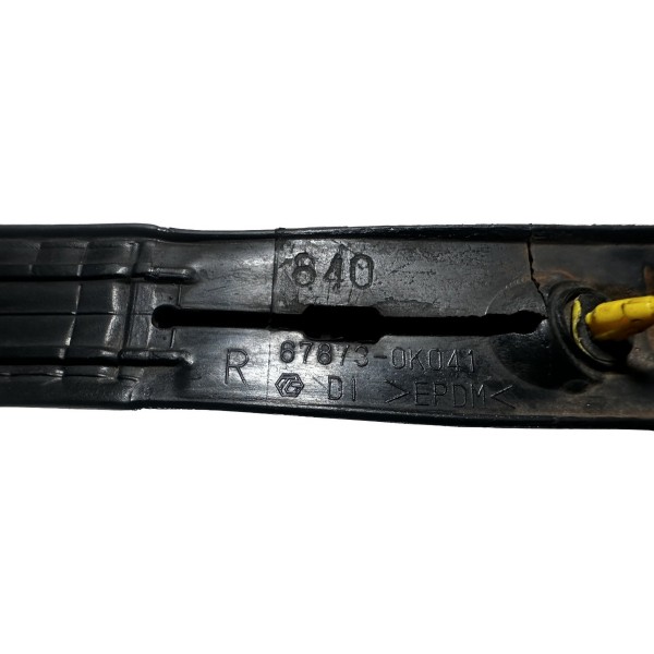 Borracha Coluna Central L/direito Hilux 16/21 Original