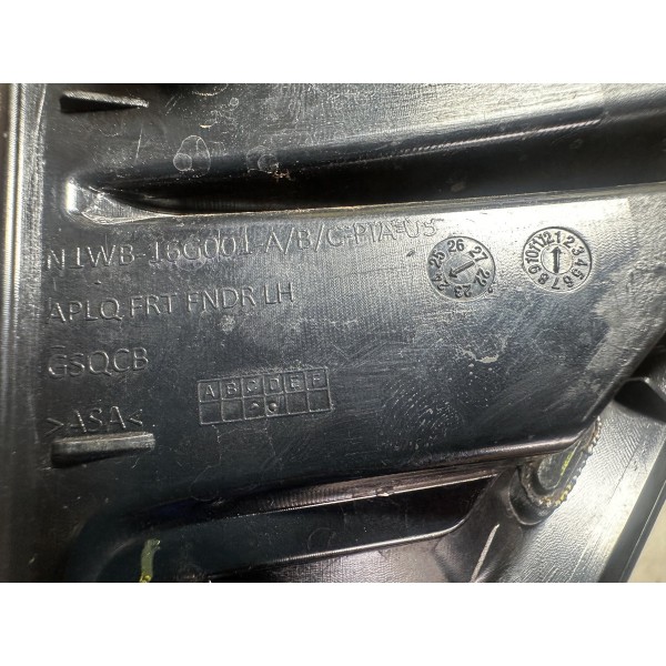 Emblema Grade Lateral Esquerdo Ranger V6 2023/2024 Original