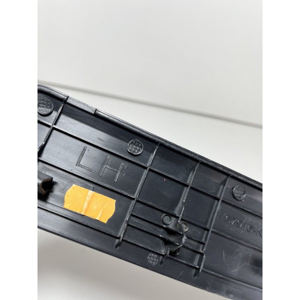 Soleira Porta Traseira Esquerda Hilux 16/23 Original