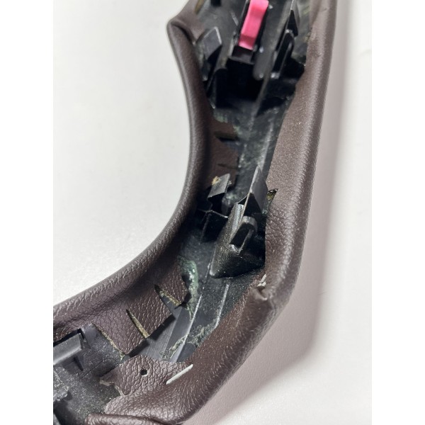 Apoio De Braço Traseiro Esquerdo Toyota Sw4 16/20 Original