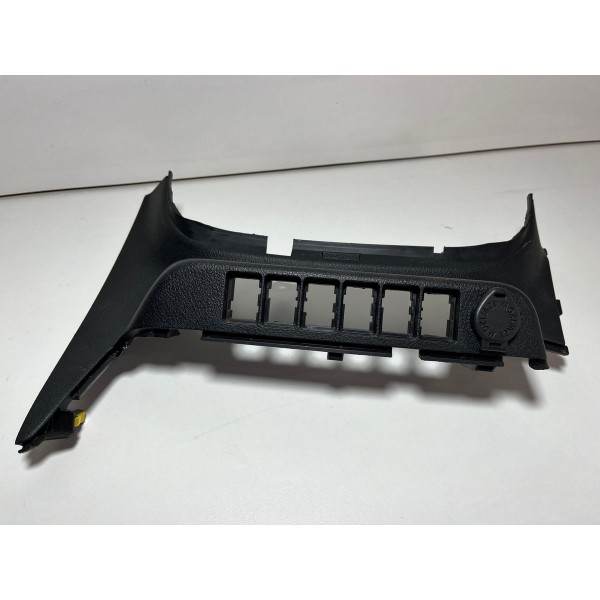 Moldura Tomada 12v Toyota Hilux Srx 2.8 2017 A 2023