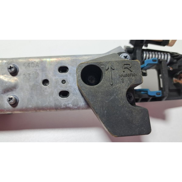 Suporte Maçaneta Externa Diant Direita Hilux Sw4 15/20 Orig