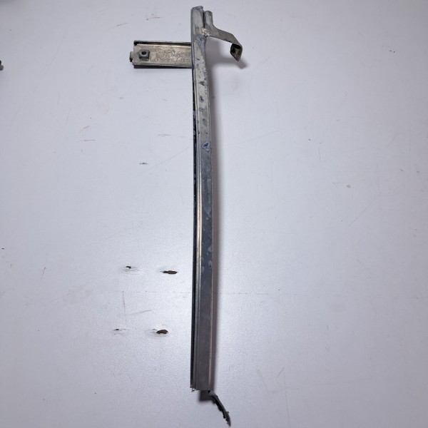 Canaleta De Vidro Dianteiro L/d Chevrolet S10 2013/2022 Orig